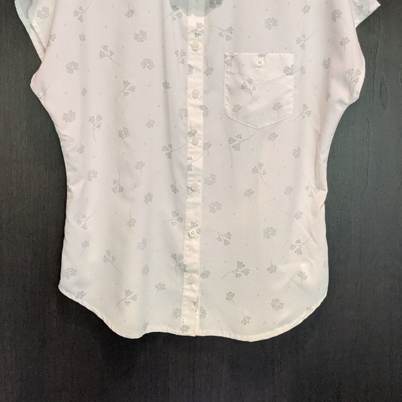 Summer Blouse from MEC (Mountain Equipment Co-op) - Picture 6 of 7